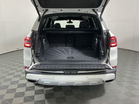 Certified 2022 BMW X5 xDrive40i w/ Parking Assistance Package AWD/4WD image 27