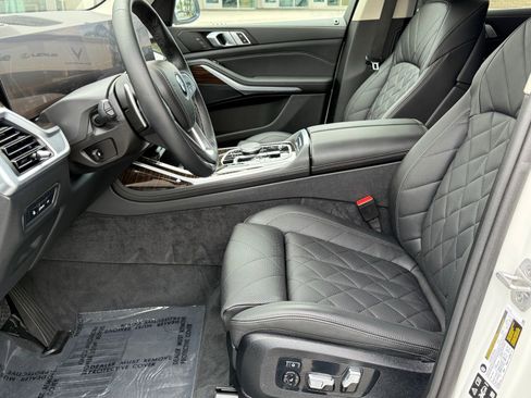 Certified 2024 BMW X7 xDrive40i AWD/4WD image 21