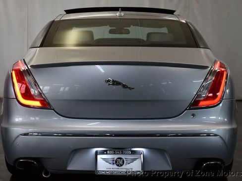 Used 2015 Jaguar XJ image 10