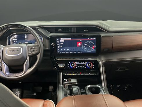 Used 2025 GMC Sierra 1500 Denali Ultimate AWD/4WD image 11