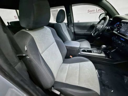 Used 2021 Toyota Tacoma TRD Off-Road AWD/4WD image 26
