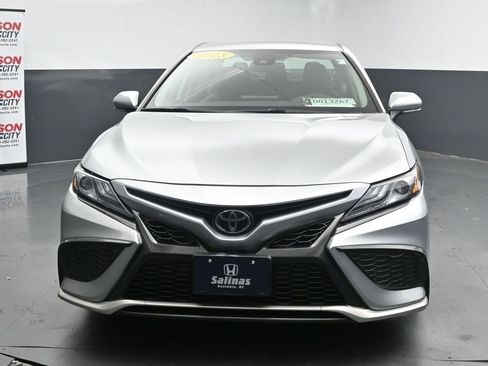 Used 2023 Toyota Camry XSE FWD image 3