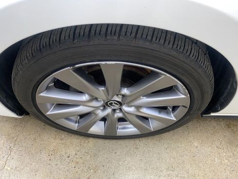 Used 2020 MAZDA MAZDA3 Sedan w/ Preferred Package FWD image 18