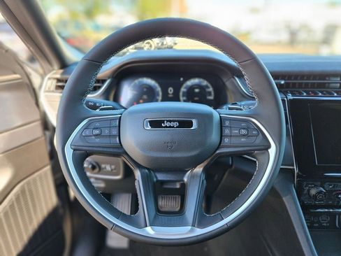 New 2025 Jeep Grand Cherokee Altitude image 25