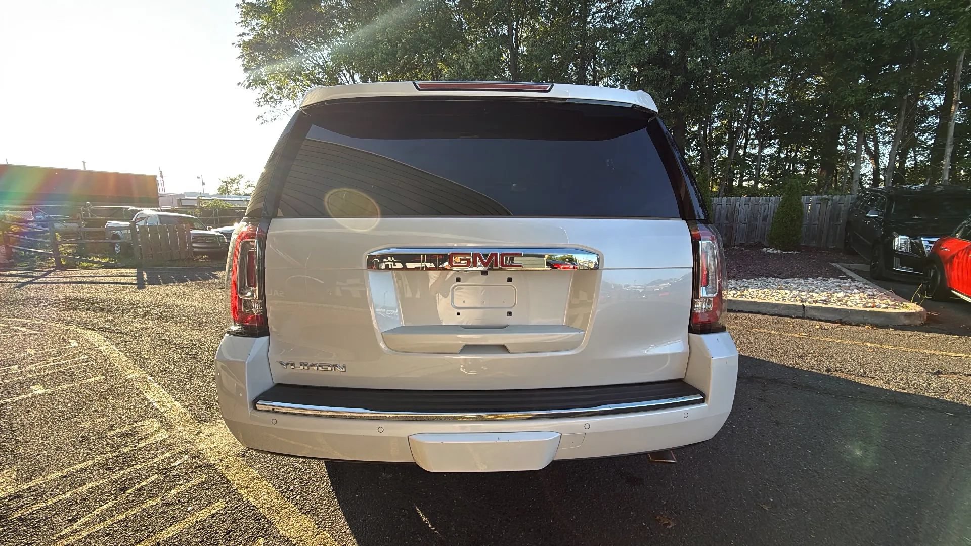Used 2016 GMC Yukon Denali w/ Open Road Package AWD/4WD image 5