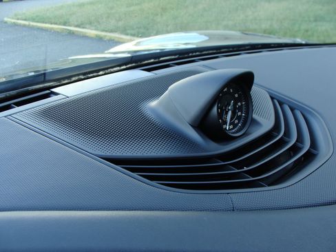 Used 2022 Porsche Taycan image 35