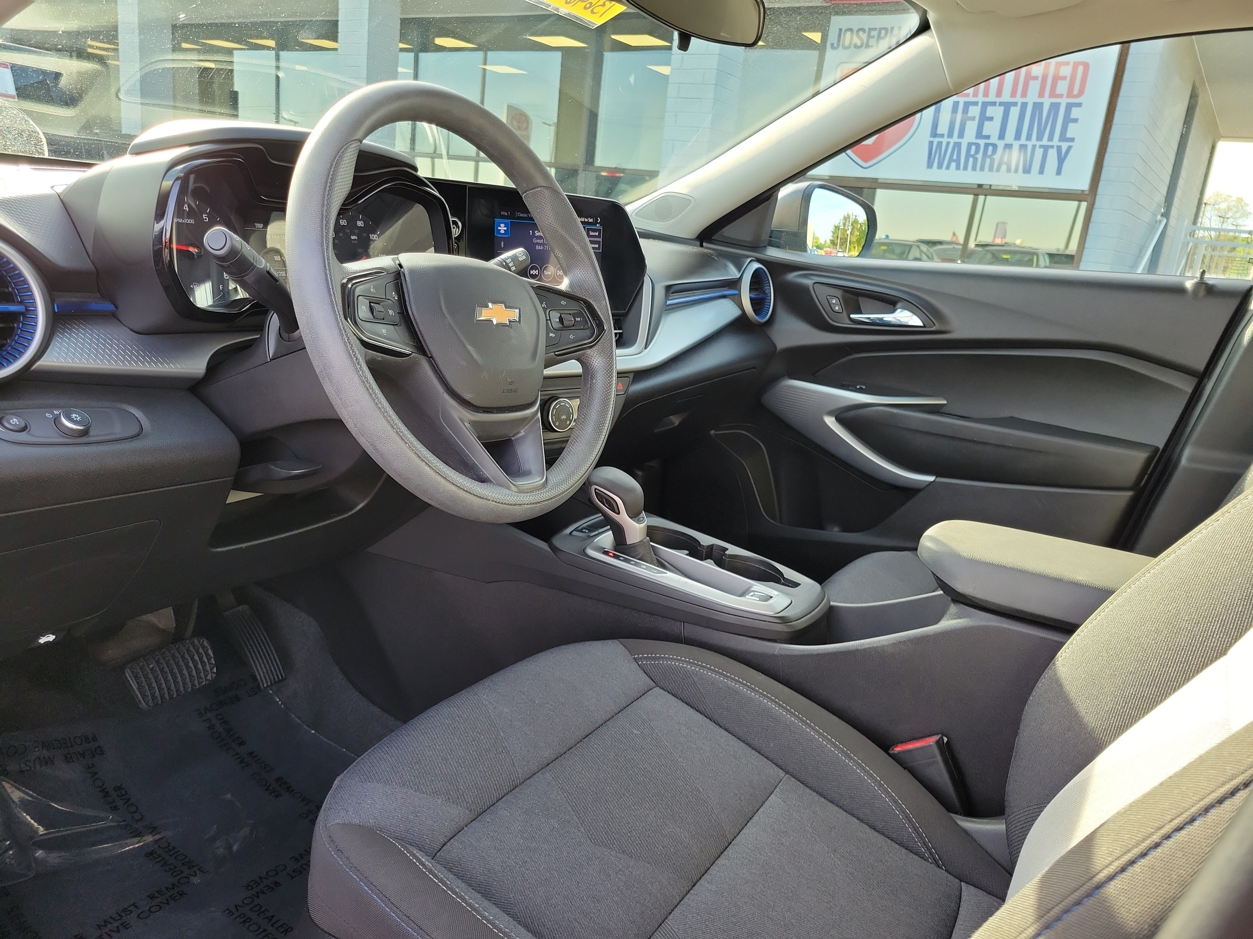 Used 2024 Chevrolet Trax LS w/ Driver Confidence Package FWD image 19