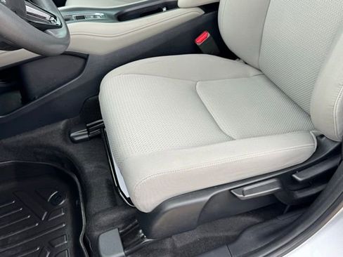 Used 2022 Honda HR-V EX image 12