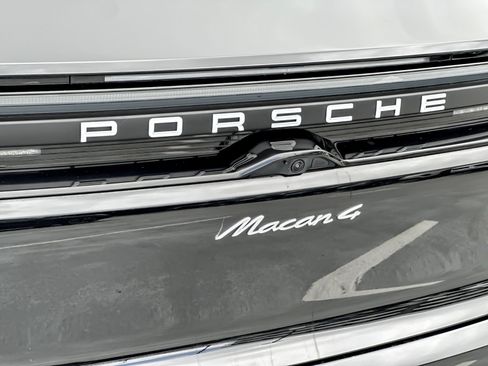 Used 2025 Porsche Macan 4 Electric AWD/4WD image 27