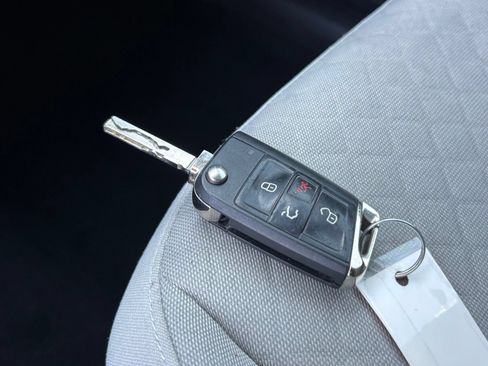 Used 2021 Volkswagen Tiguan S FWD image 26