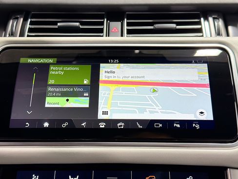 Used 2021 Land Rover Range Rover SV Autobiography Dynamic image 32