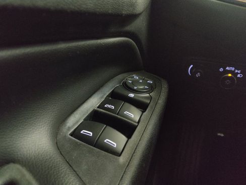 Used 2021 Chevrolet Equinox LT FWD image 27