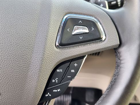 Used 2018 Lincoln MKX Reserve image 25