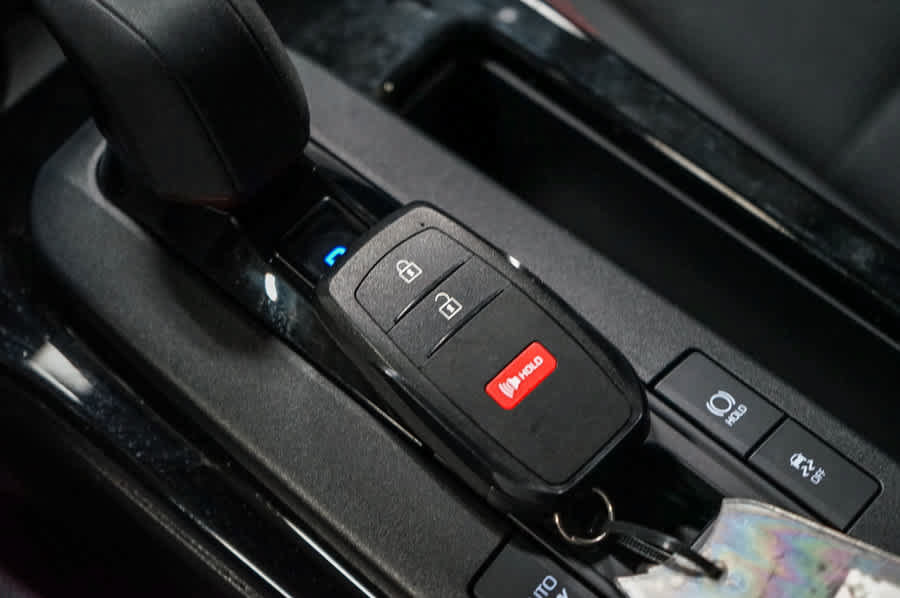 Used 2026 Toyota Prius Plug-In Hybrid FWD image 25