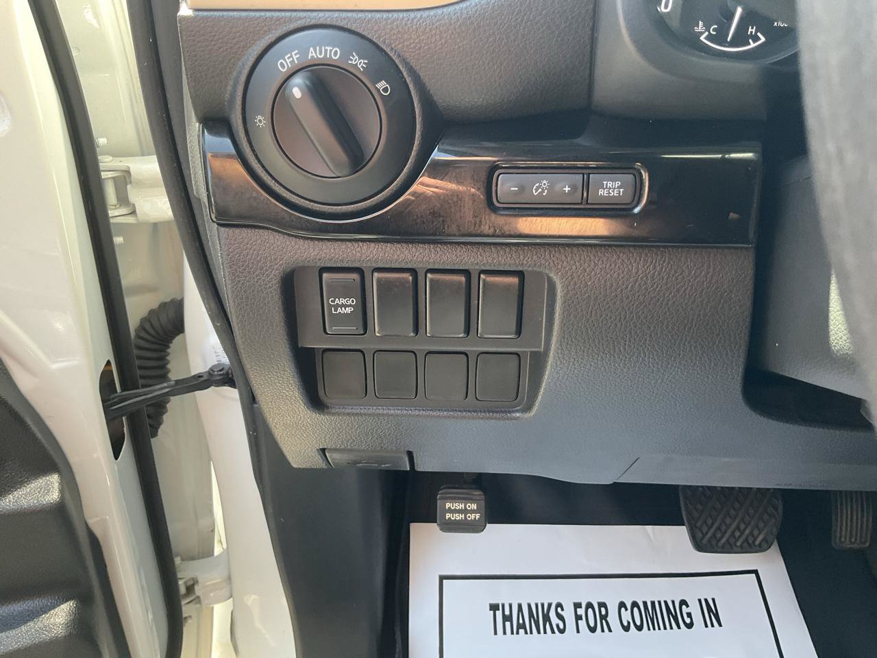 Used 2021 Nissan Titan SV AWD/4WD image 25