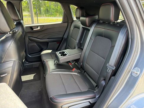 Used 2024 Ford Escape ST-Line w/ Tech Pack #1 FWD image 18