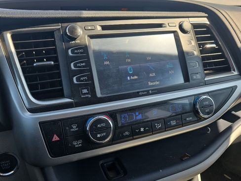Used 2014 Toyota Highlander Limited AWD/4WD image 12