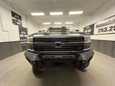 Used 2019 Chevrolet Silverado 2500 LTZ w/ Duramax Plus Package image 5