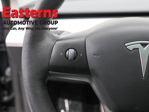 Used 2023 Tesla Model 3 Standard Range image 15
