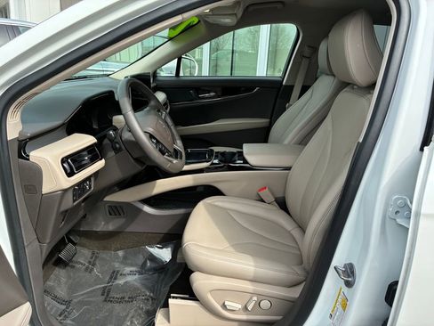 Certified 2022 Lincoln Nautilus STANDARD image 9