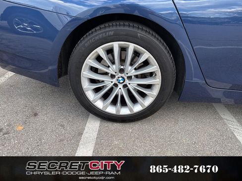 Used 2022 BMW 530i xDrive w/ Convenience Package image 17