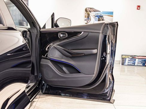 New 2026 Aston Martin DBX 707 image 42