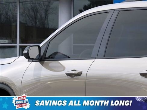 New 2026 Chevrolet Traverse Z71 w/ Driver Confidence Package AWD/4WD image 12