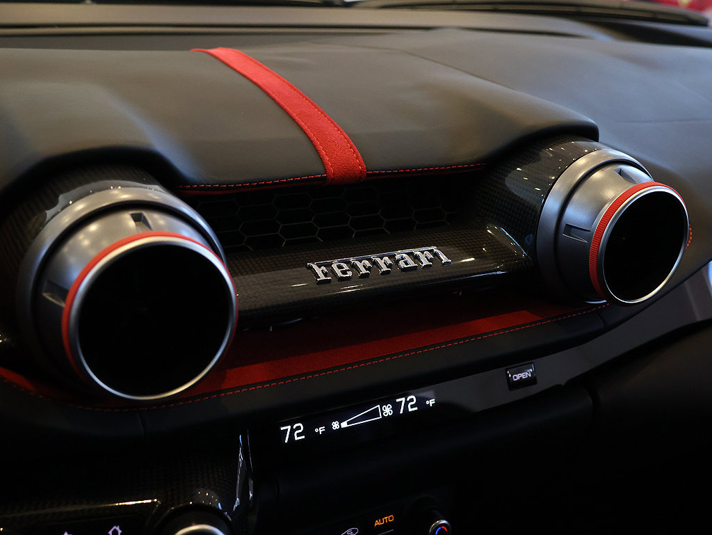 Certified 2018 Ferrari 812 Superfast RWD image 62