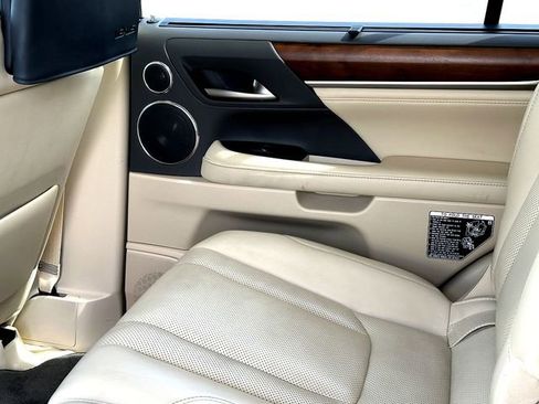 Used 2020 Lexus LX 570 4WD w/ Luxury Package image 32
