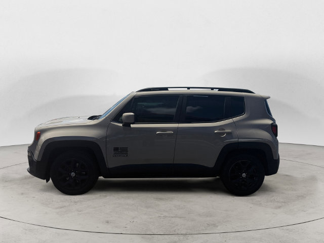 Used 2015 Jeep Renegade Latitude FWD image 2