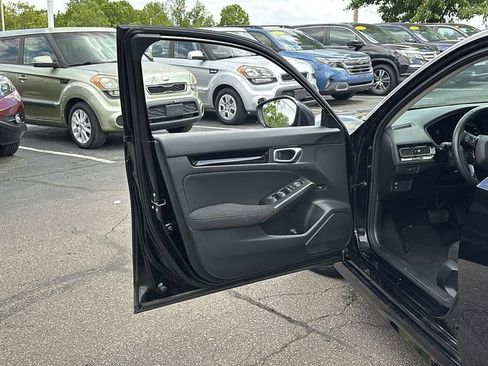 Used 2023 Honda Civic EX image 11