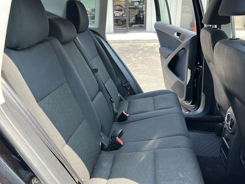Used 2013 Volkswagen Tiguan S image 11