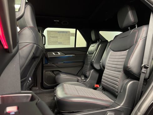 New 2026 Ford Explorer ST-Line w/ ST-Line Street Pack image 31