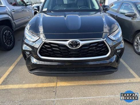 Certified 2024 Toyota Highlander XLE image 41
