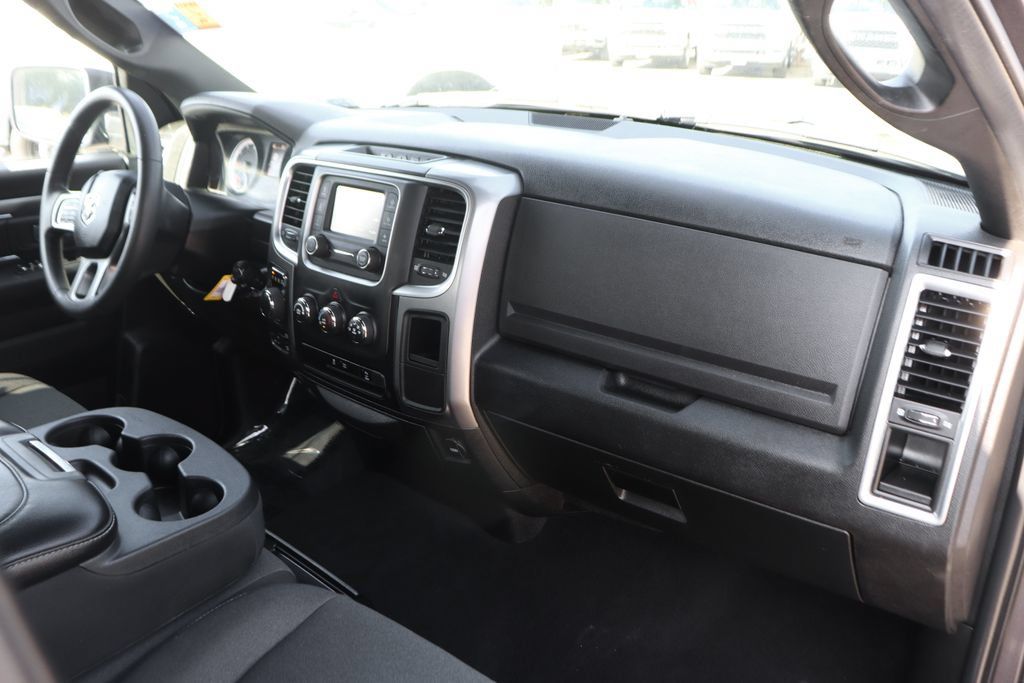 Used 2024 RAM 1500 Warlock AWD/4WD image 36