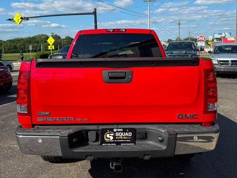 Used 2011 GMC Sierra 1500 SLE w/ All-Terrain Package AWD/4WD image 4