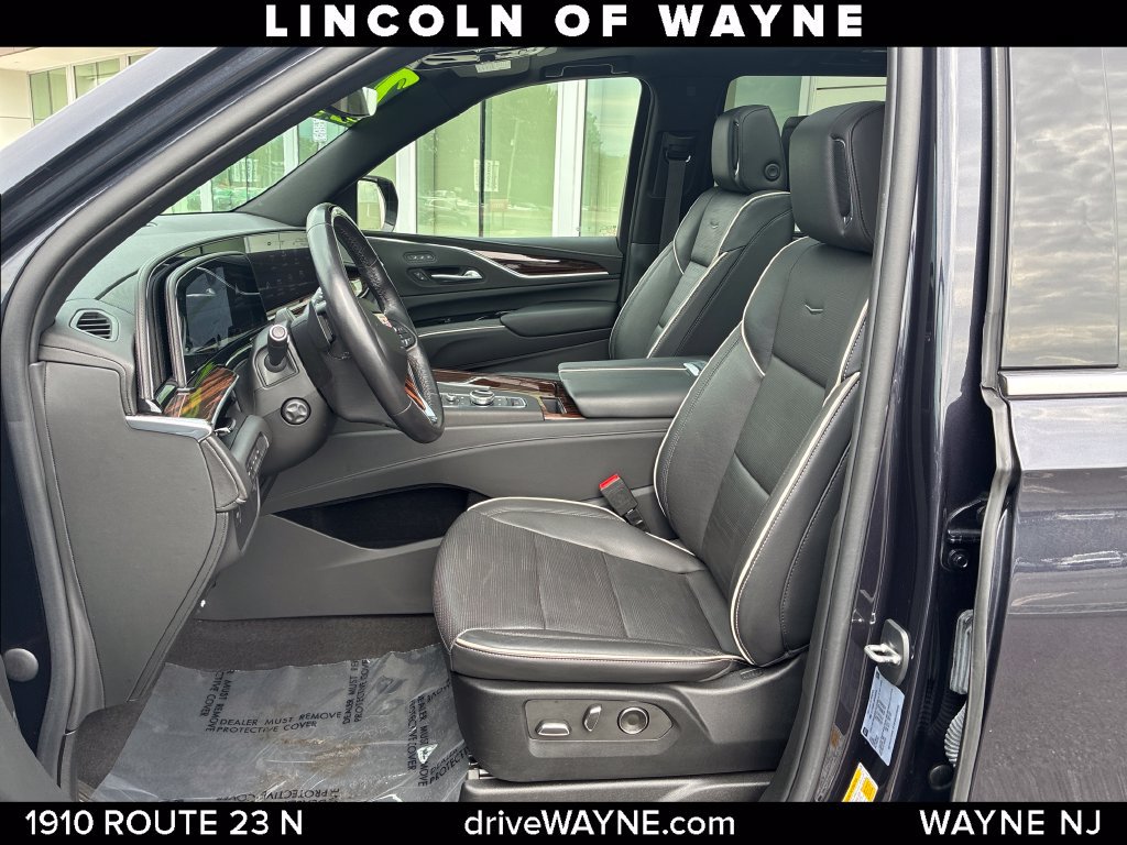 Used 2023 Cadillac Escalade Premium Luxury w/ LPO, Floor Liner Package AWD/4WD image 11