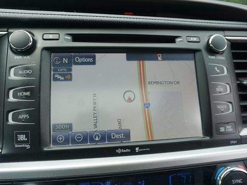 Used 2015 Toyota Highlander Limited Platinum FWD image 9
