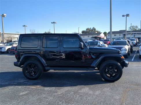 Used 2020 Jeep Wrangler Unlimited Sahara image 5