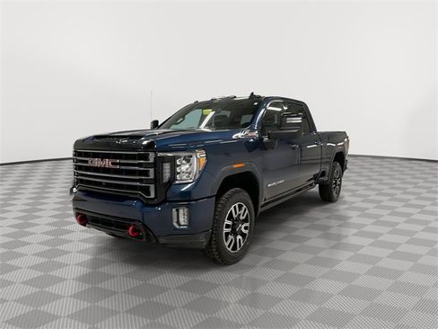 Used 2022 GMC Sierra 3500 AT4 w/ AT4 Preferred Package image 4