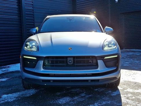 Certified 2026 Porsche Macan image 10