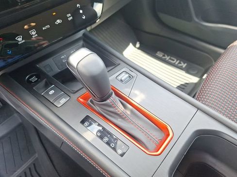 Certified 2025 Nissan Kicks SR FWD image 24