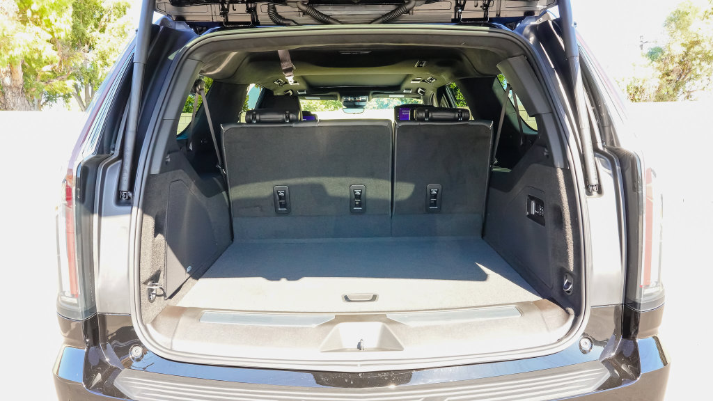 New 2026 Cadillac Escalade ESV Platinum Sport AWD/4WD image 9