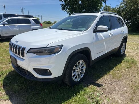 Used 2019 Jeep Cherokee Latitude w/ Cold Weather Group AWD/4WD image 18