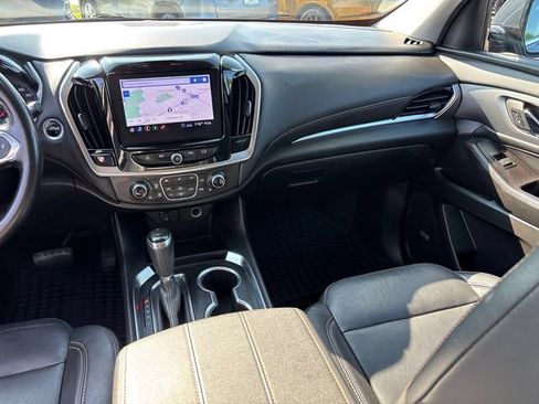 Used 2020 Chevrolet Traverse LT w/ LT Premium Package FWD image 13