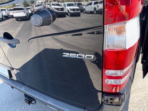 Used 2018 Mercedes-Benz Sprinter 2500 image 24