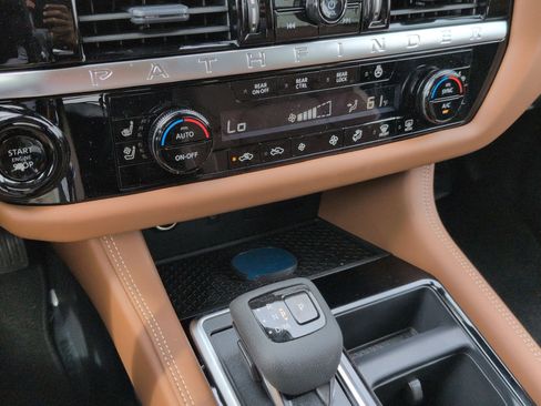 New 2026 Nissan Pathfinder Platinum image 18