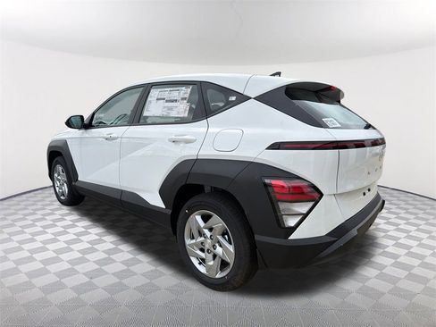 New 2026 Hyundai Kona SE image 7