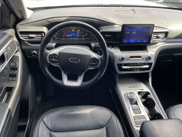 Used 2020 Ford Explorer XLT RWD image 13