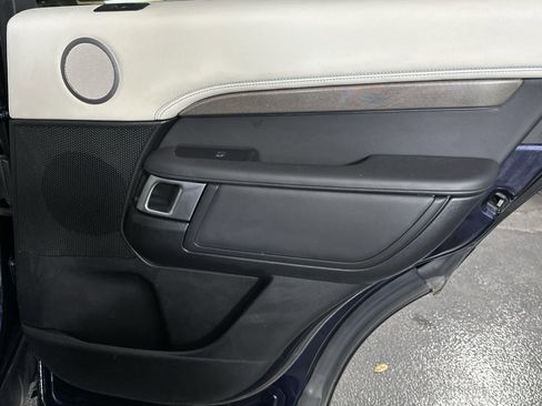 Used 2020 Land Rover Discovery HSE image 36